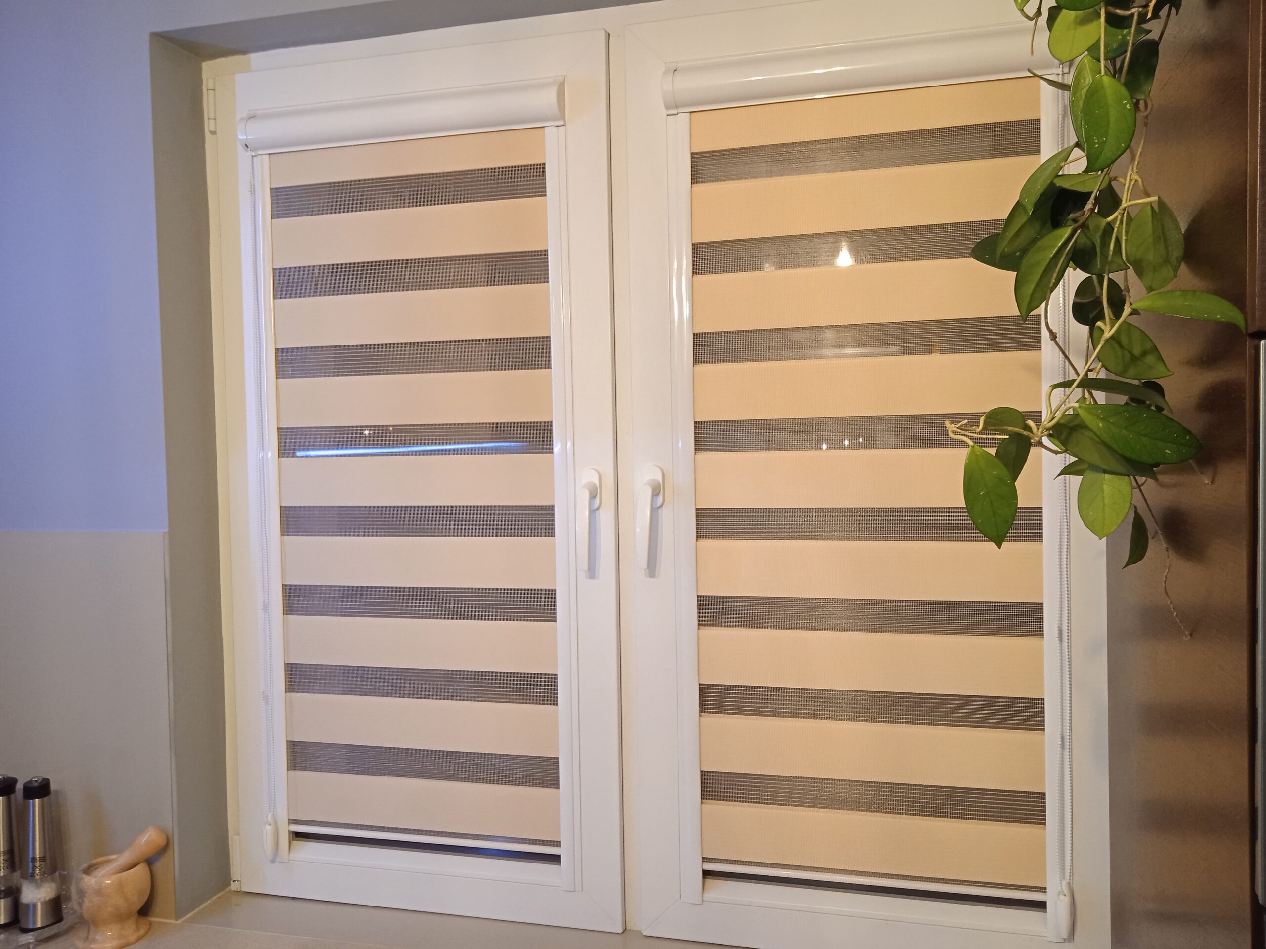 Read more about the article Rolety Warszawa – styl, funkcjonalność i komfort z Plisy4you